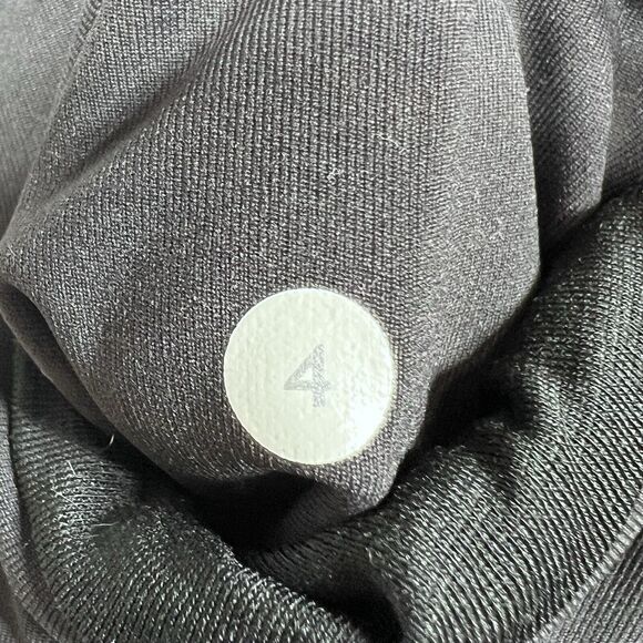 Lululemon Legging Womens Size 4 Black Legging Logo Athleisure Inseam 22” - Picture 12 of 13
